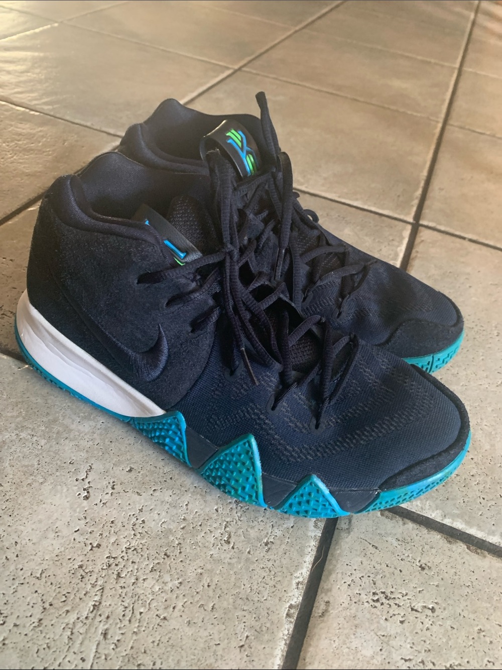 Navy and Teal Low-Top Basketball Sneakers